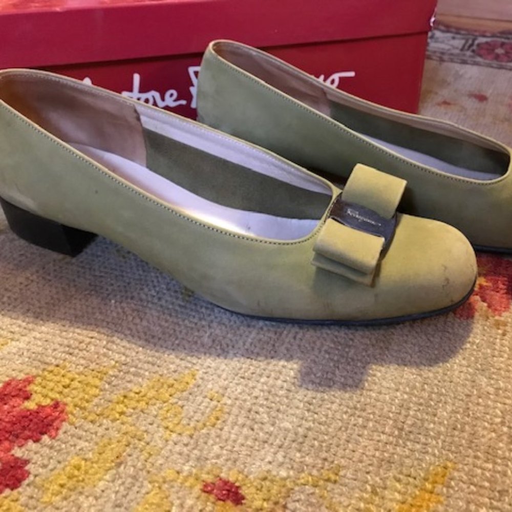 Salvatore Ferragamo Liceo Nubuck Leather Flat Olive 6 1/2 C Vintage
